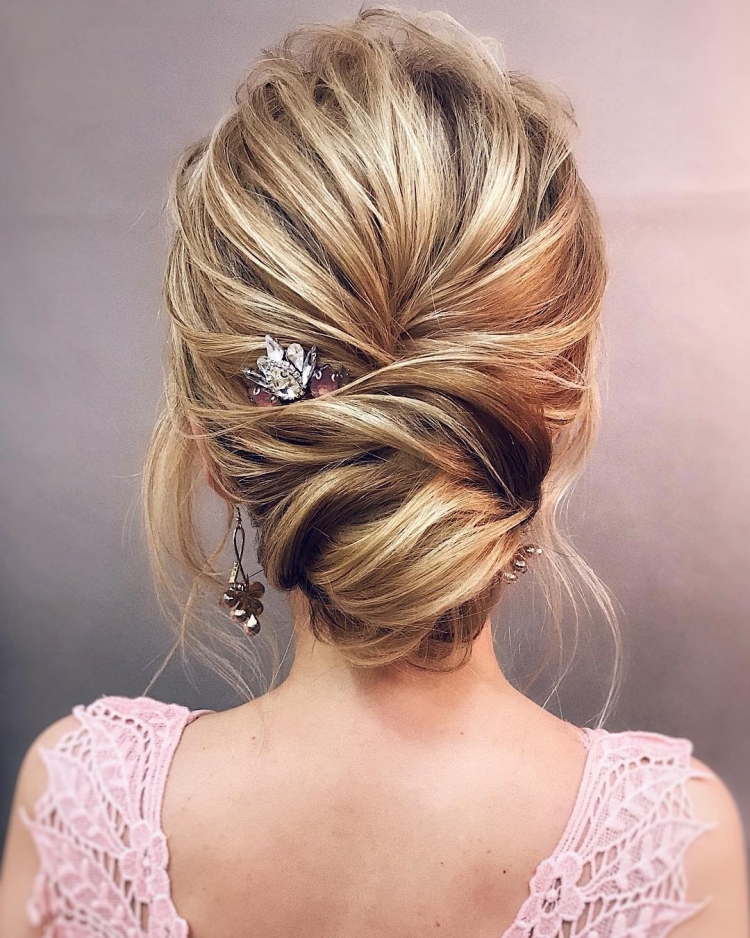 Причёски на средние волосы