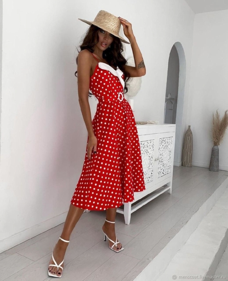 Платье в горошек 2022