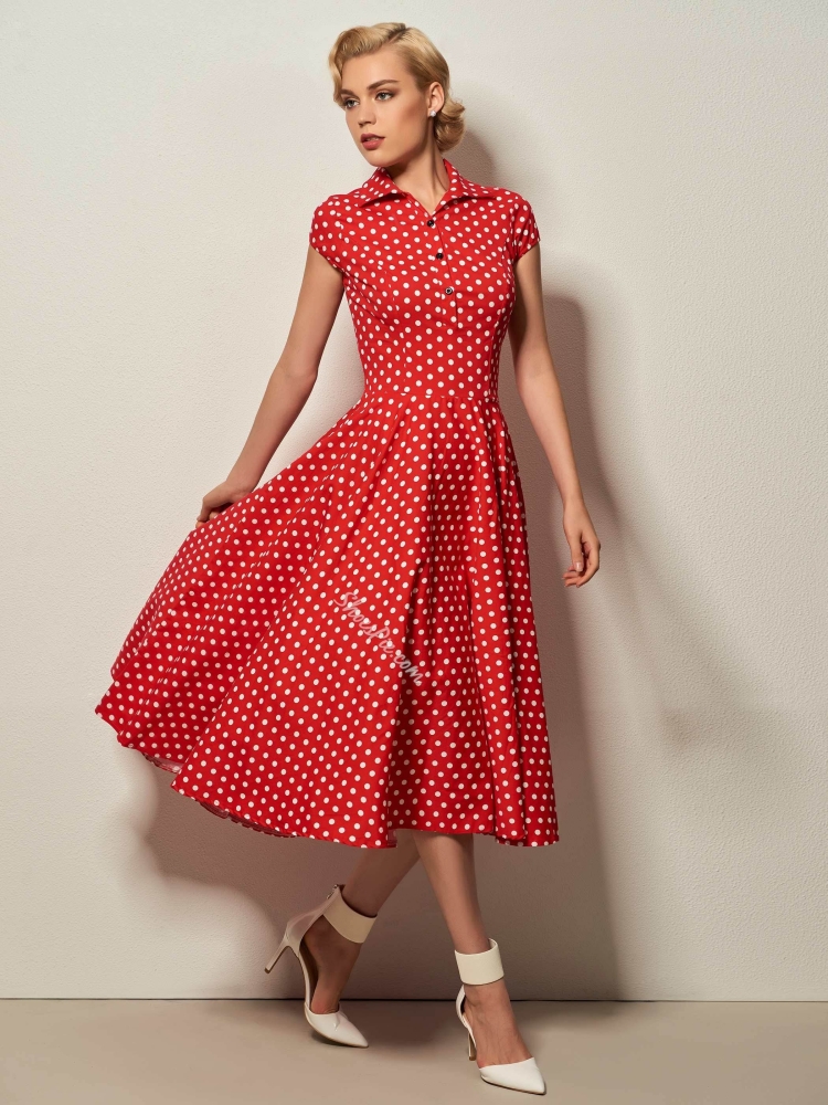 Красное платье в горошек