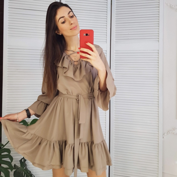 Платья в пол с длинным рукавом в горошек