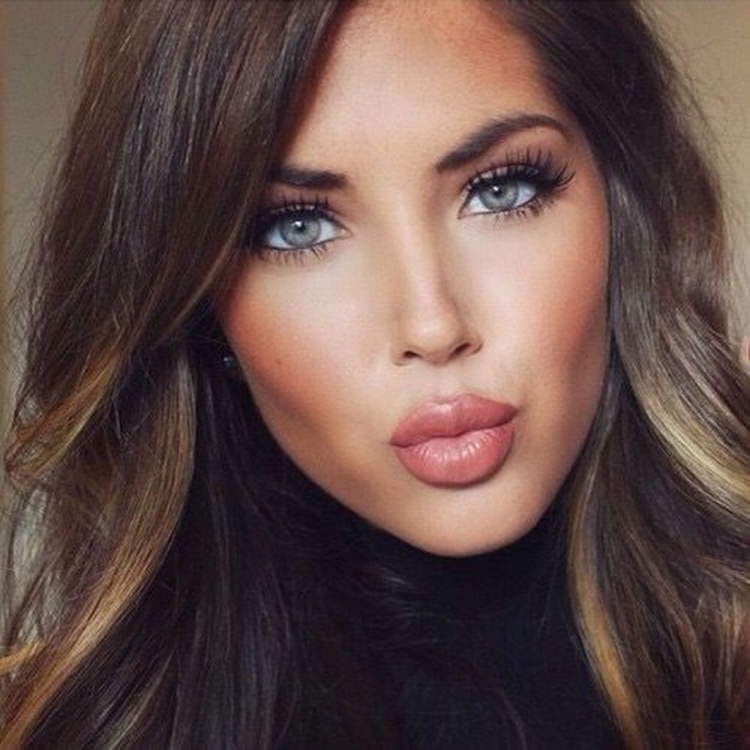 Шатенки со светлыми глазами