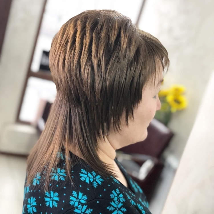 Стрижка Аврора с короткой макушкой