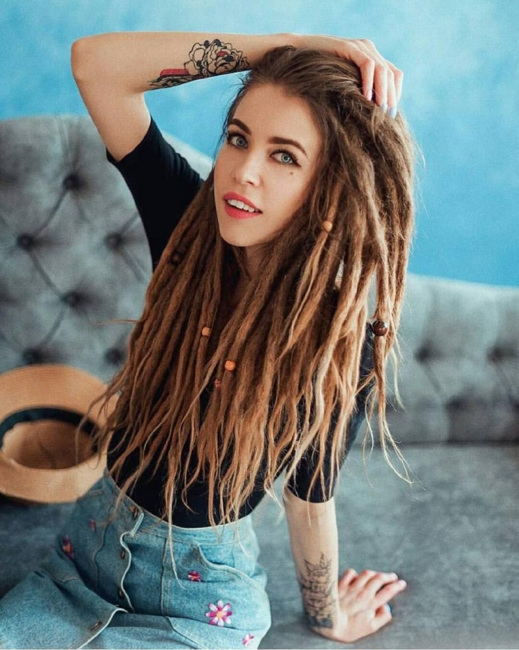 Саша Митрошина дреды