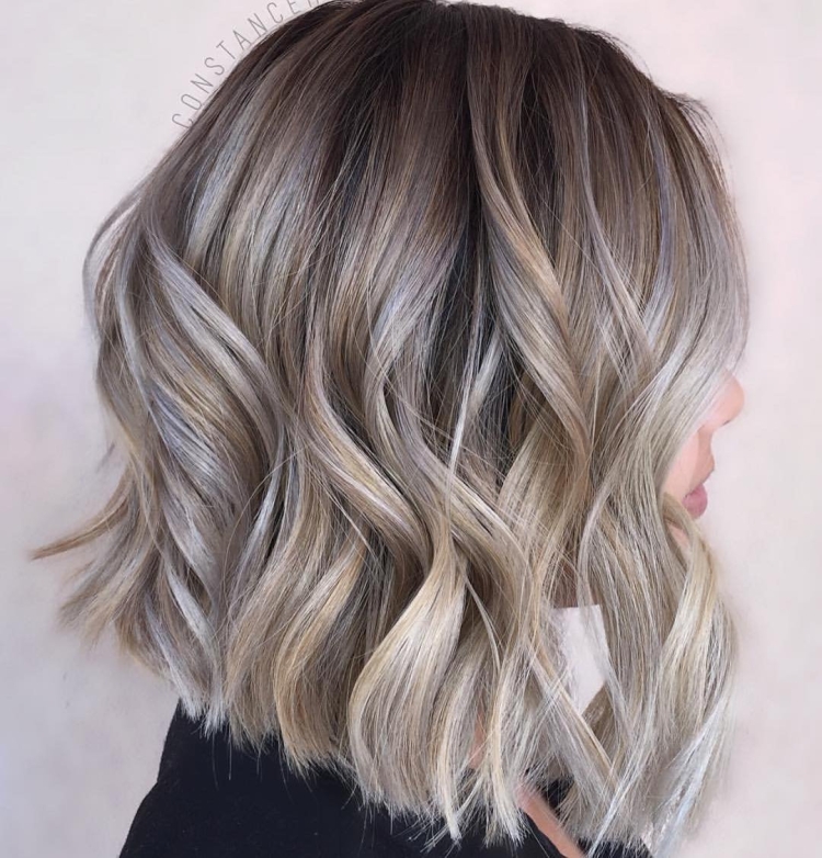 Пепельный блонд каре Боб балаяж