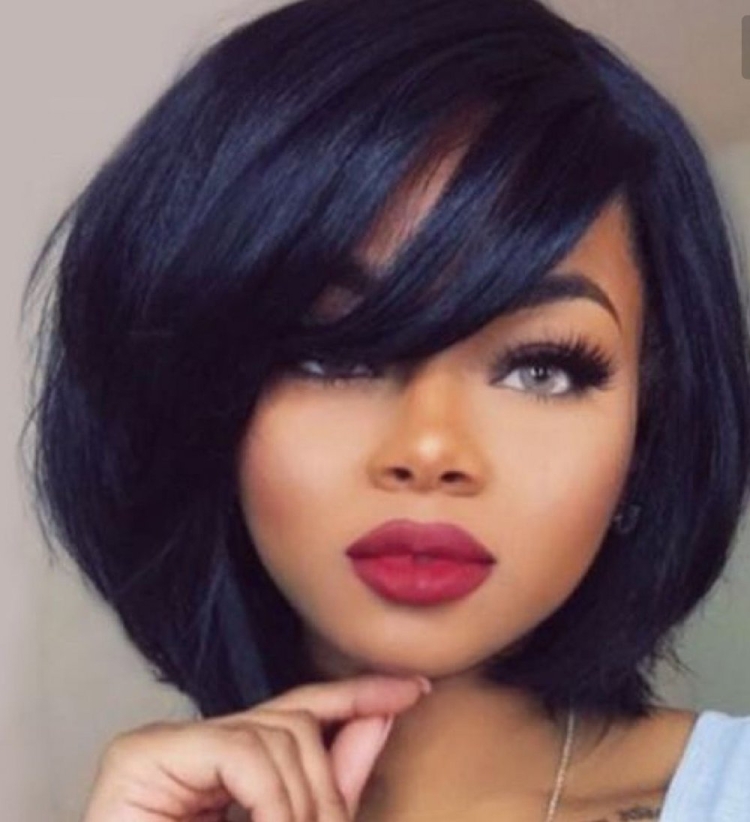 Каре с челкой черные волосы