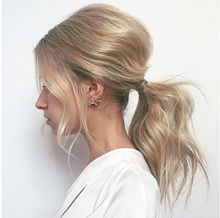 Прическа хвост на длинные волосы