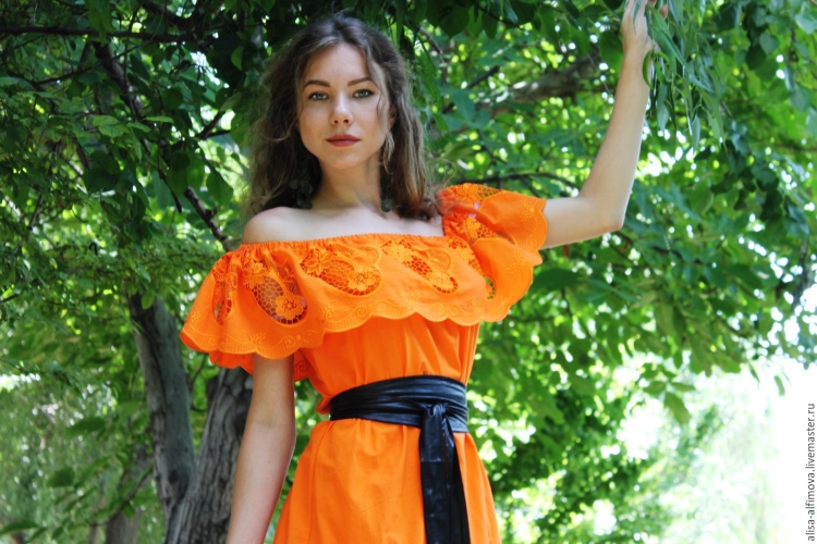 Оранжевое платье