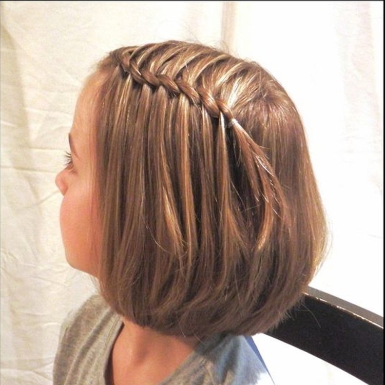 Причёски для девочек на каре в школу