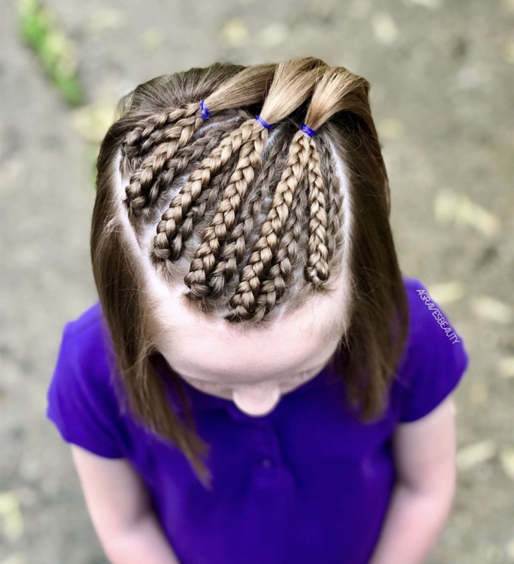 Прическа для девочки на волосы каре в школу