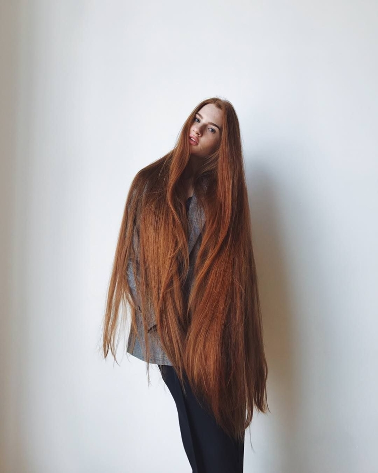 Очень длинные прямые волосы