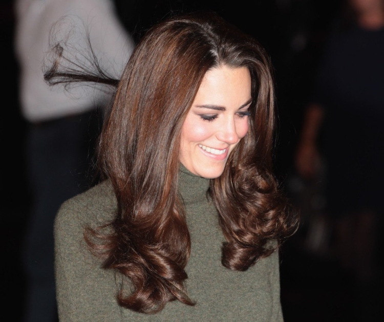 Шоколадно каштановый цвет волос