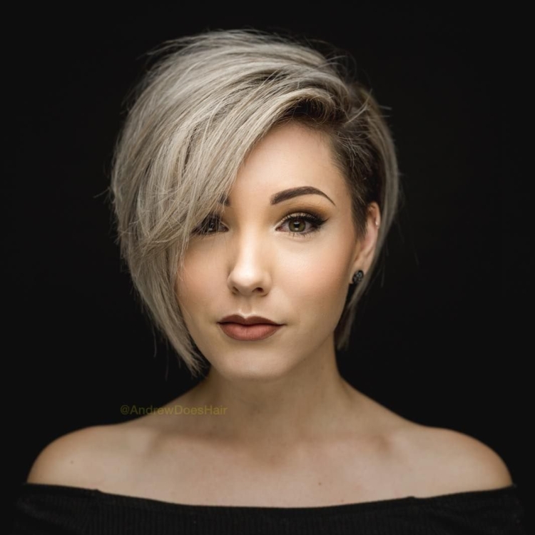 Пикси-Боб с челкой для круглого лица