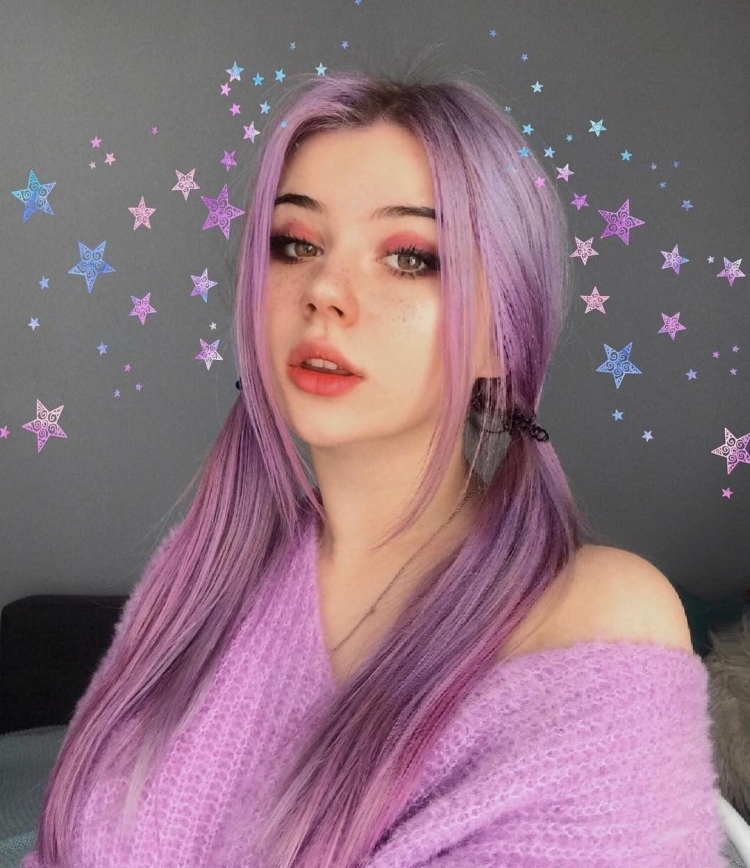 Соня Рудская с розовыми волосами