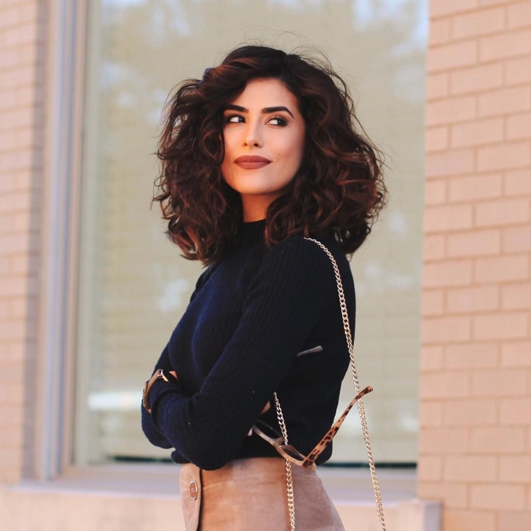 Сазан Хендрикс с кудрями