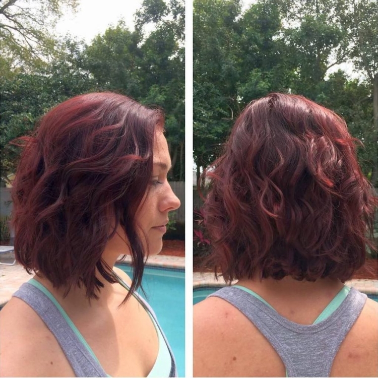 Удлиненное каре на волнистые волосы