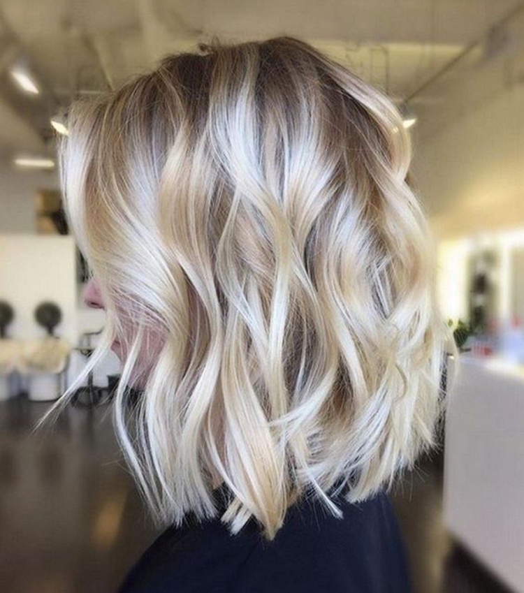 Шатуш балаяж блонд каре