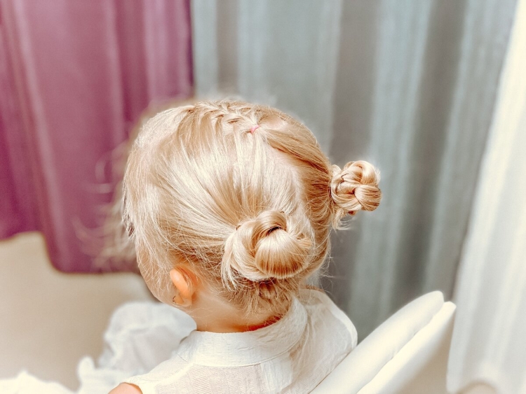 Причёска шишечки для девочки