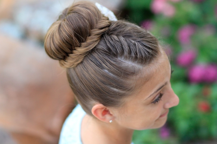 Красивый пучок для девочки