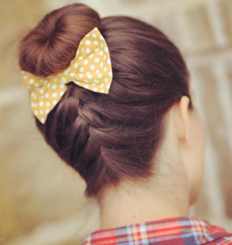 Шишка прическа для дев