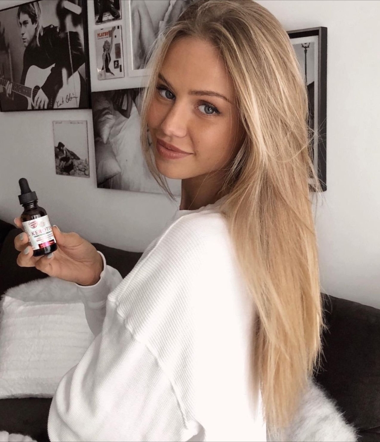 Растяжка волос