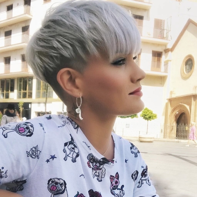 Стрижка Пикси короткие виски