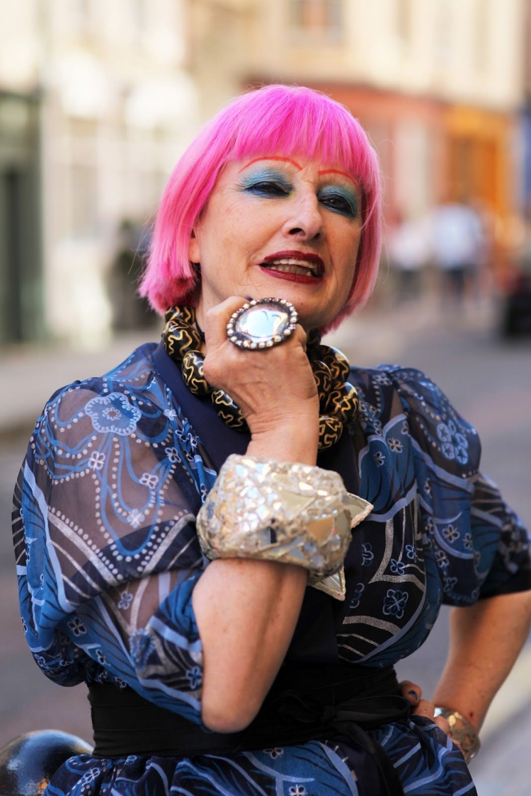 Дама Зандра Роудс