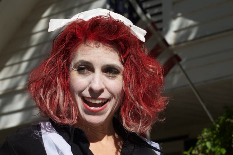 Учитель с красными волосами