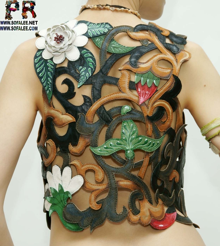 Белое платье из кожи