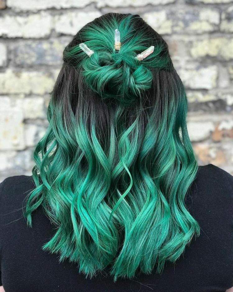 Зеленый цвет волос