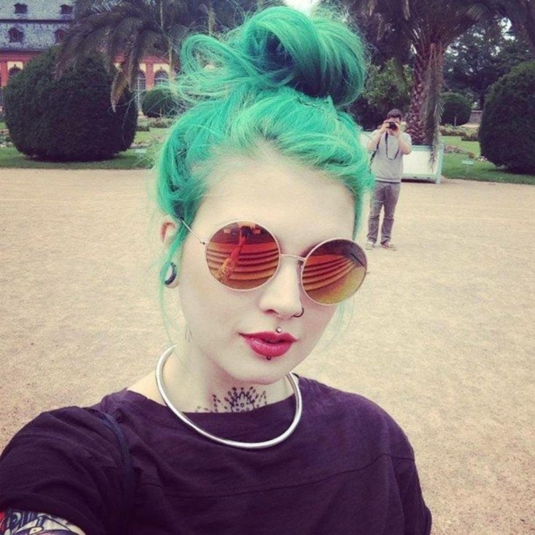 Зелёные волосы тамблер