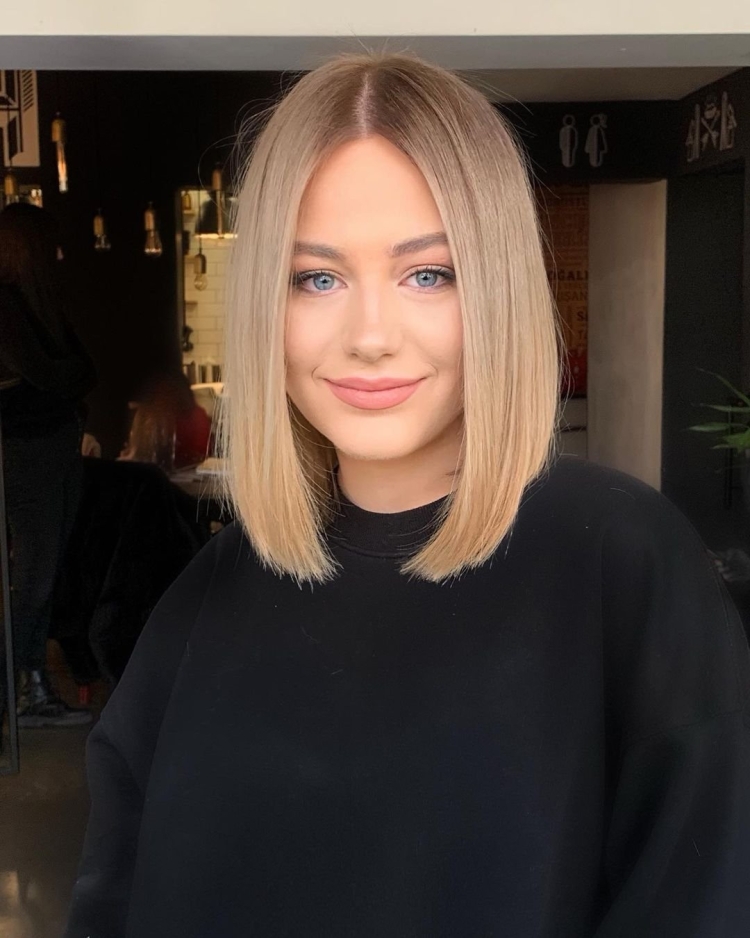 Длинное каре 2022 блонд