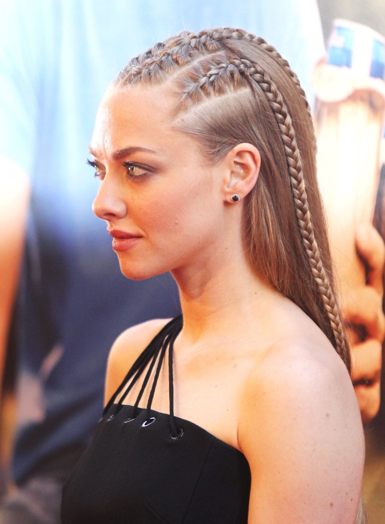 Косы по бокам головы