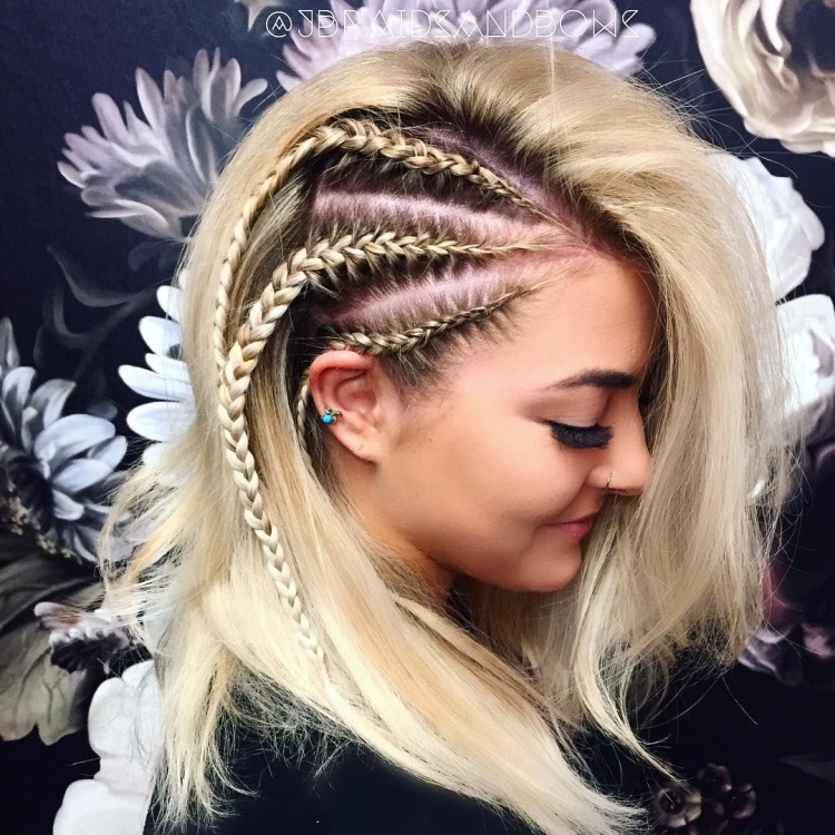 Косички на висках