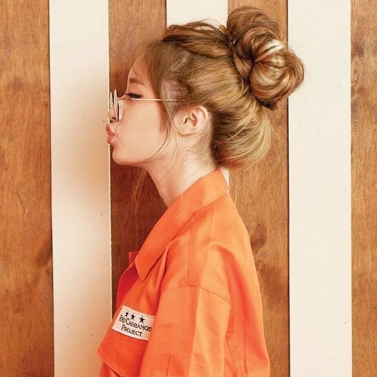 Кореянки с пучком на голове