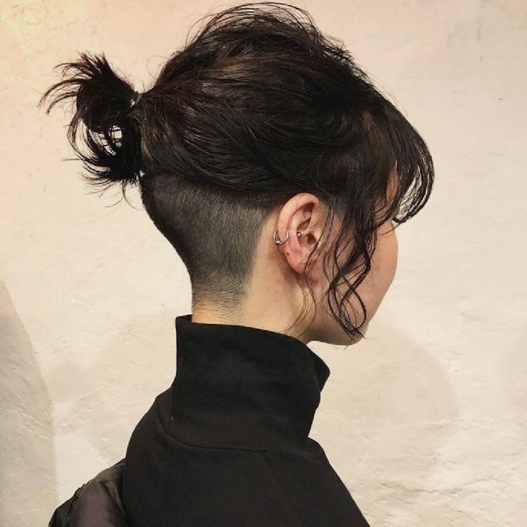 Женские прически с забритым затылком