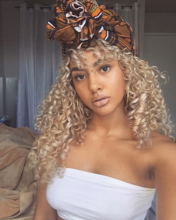 Африканские кудри с банданой