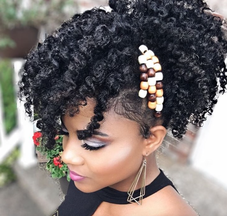 Прическа в стиле афро