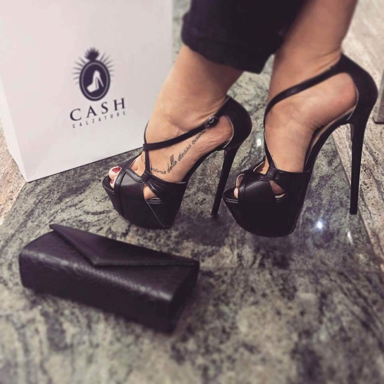 Виктория Бекхэм туфли