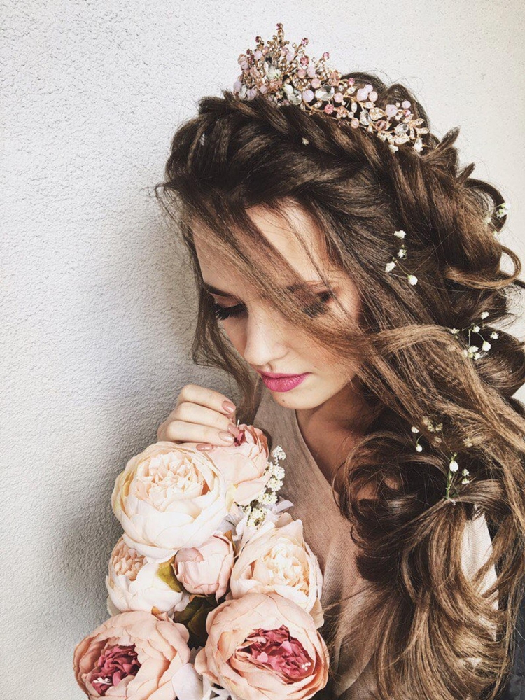Прически с короной