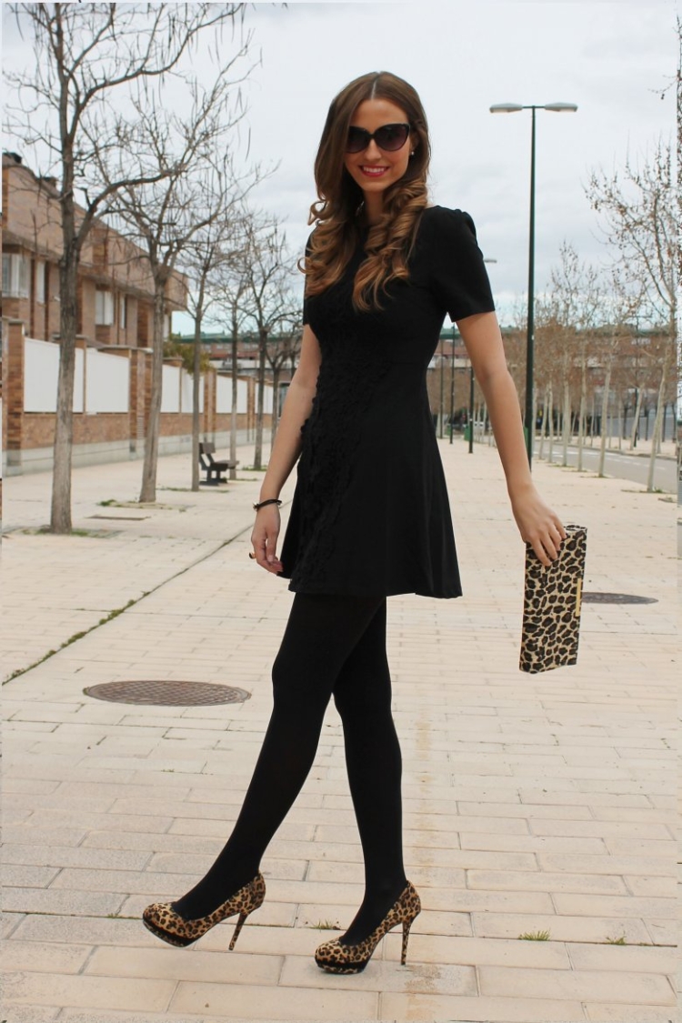 Черное платье и красные туфли образ