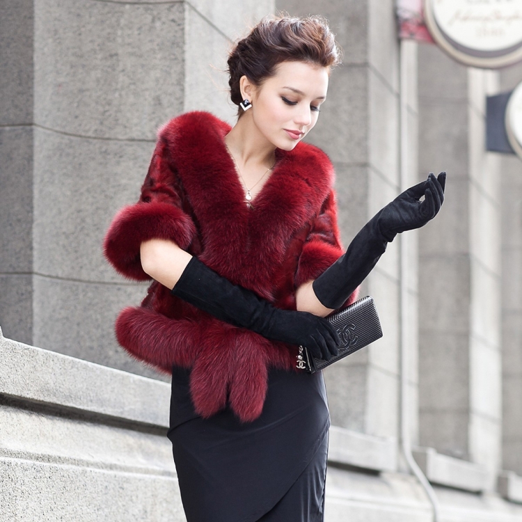 Образ с длинными перчатками