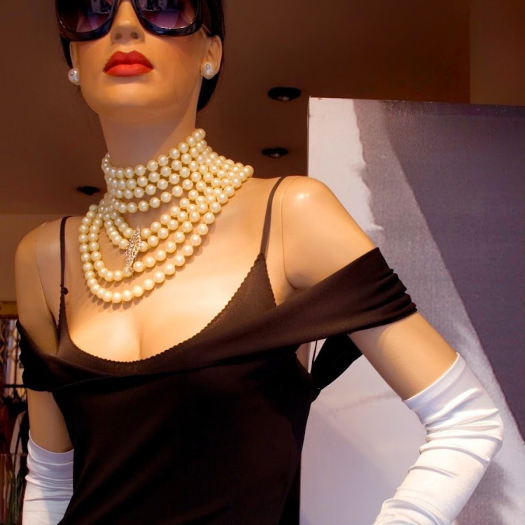 Платье с перчатками