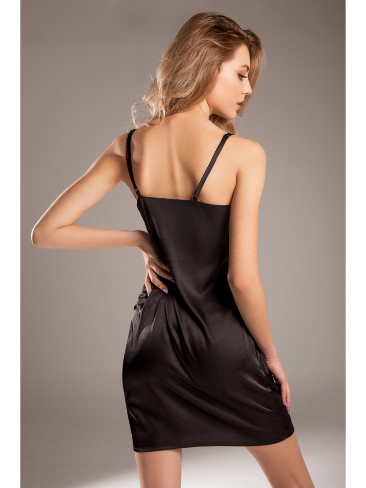 Платье на бретельках вечернее