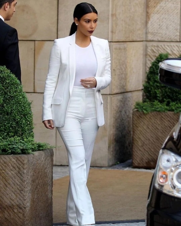 Костюм на свадьбу женский