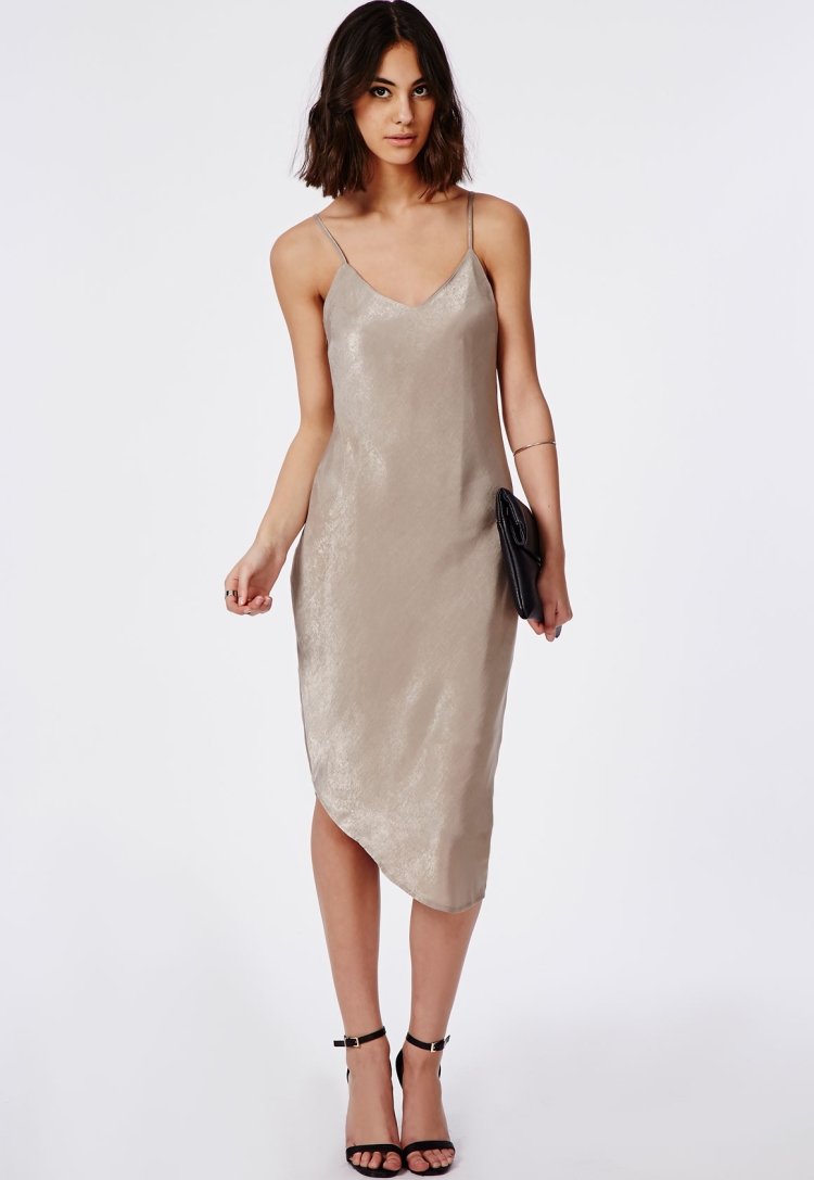 Шёлковое платье на бретелях