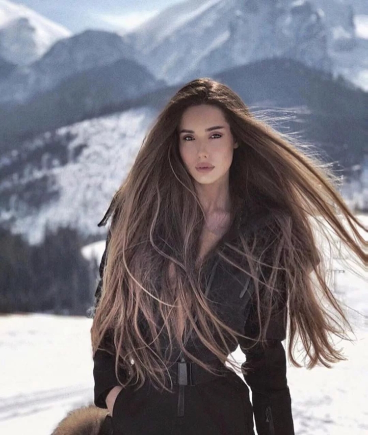 Длинные каштановые волосы