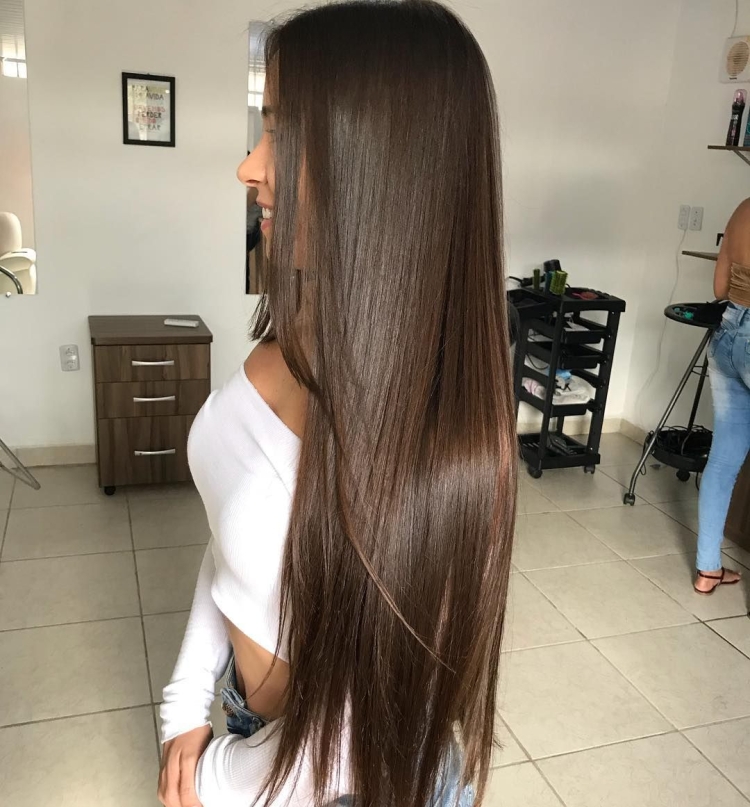 Коричневые очень длинные волосы