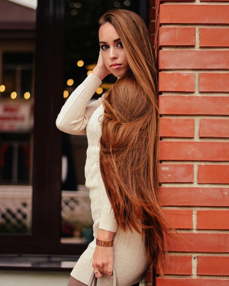 Длинные шатеновые волосы