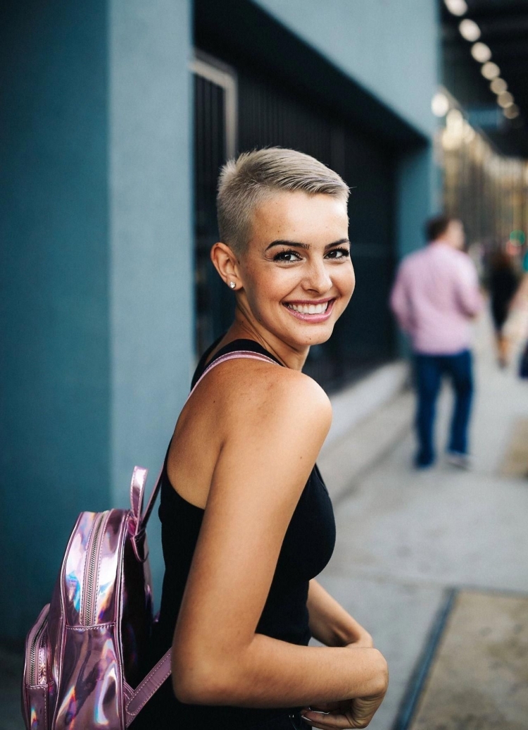 Нина ВЫДРИЦ лысая