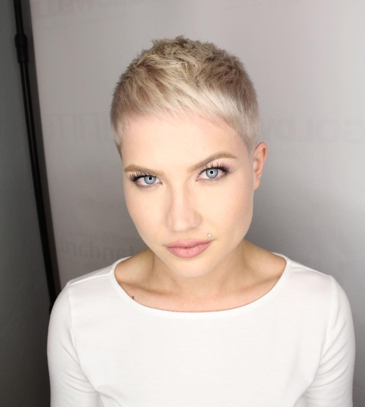 Ультракороткая стрижка Пикси